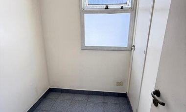 Amplio departamento de 3 dormitorios + dependencia en Salta al 700, Barrio Norte