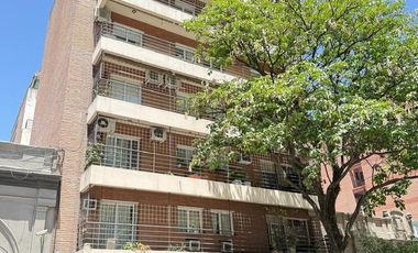 Amplio departamento de 3 dormitorios + dependencia en Salta al 700, Barrio Norte