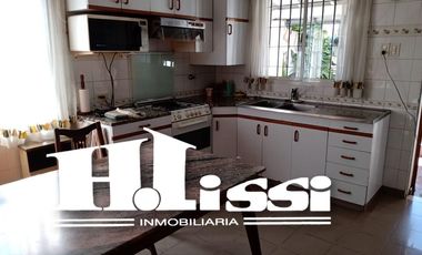 CHALET DOS PLANTAS EN EXCELENTE ESTADO - Temperley Este