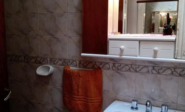 CHALET DOS PLANTAS EN EXCELENTE ESTADO - Temperley Este