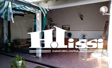 CHALET DOS PLANTAS EN EXCELENTE ESTADO - Temperley Este