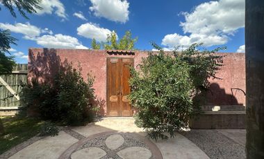 Venta Casa DE DISEÑO 6 Amb a La Laguna en San Benito Villanueva Tigre