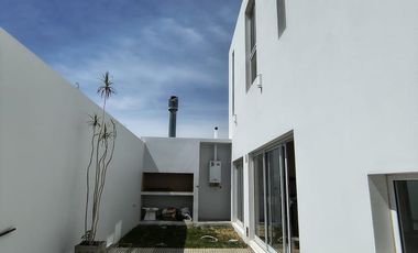 Duplex en Alquiler Rincones de Manantiales Oct-Nov 2025