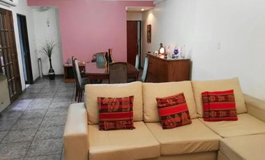 Casa en venta - 4 Dormitorios 2 Baños - Barracas