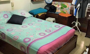 Casa en venta - 4 Dormitorios 2 Baños - Barracas