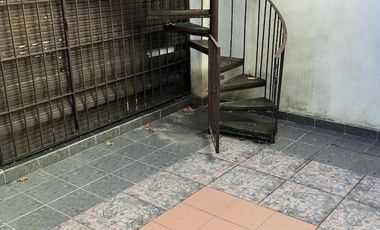 Casa en venta - 4 Dormitorios 2 Baños - Barracas