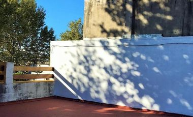 Casa en venta - 4 Dormitorios 2 Baños - Barracas