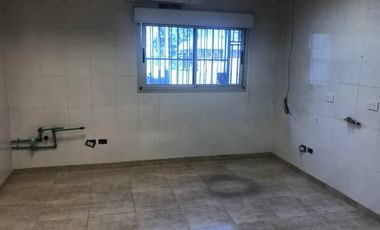 GALPON DEPOSITO CON OFICINAS EN ALQUILER EN BENAVIDEZ, TIGRE