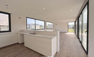 Excelente casa 3 dormitorios en Rumencó Joven