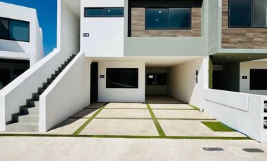 Extraordinario Departamento Estilo Townhouse en Zakia