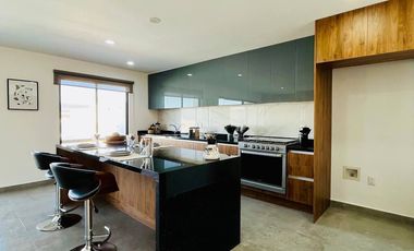 Extraordinario Departamento Estilo Townhouse en Zakia