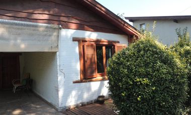 Casa en venta - 2 Dormitorios 1 Baño - Santa Clara del Mar