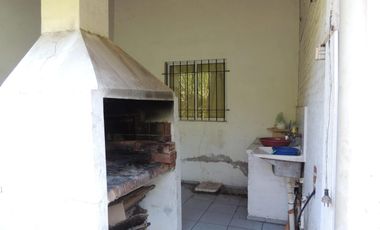 Casa en venta - 2 Dormitorios 1 Baño - Santa Clara del Mar