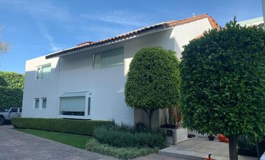 CASA EN VENTA LOMAS DE  MEMETLA