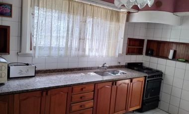Casa en venta - 3 Dormitorios 3 Baños - Cochera - 267Mts2 - Miramar