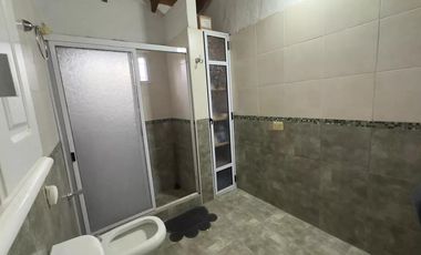 Casa en venta - 2 Dormitorios 1 Baño - Cochera - 348Mts2 - San Miguel del Monte