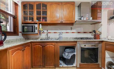 Chalet 5 ambientes en Barrioparque