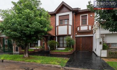 Chalet 5 ambientes en Barrioparque