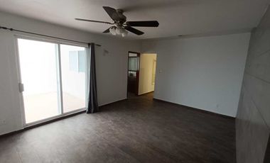 VENDO CASA EN PRIVADA ZONA JARDINES DE LA HDA, 4 REC C/BAÑO DOS EN PLANTA BAJA