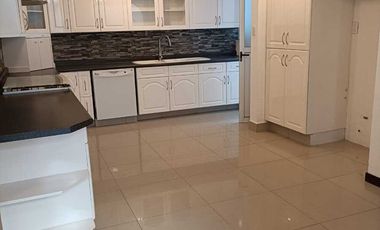 VENDO CASA EN PRIVADA ZONA JARDINES DE LA HDA, 4 REC C/BAÑO DOS EN PLANTA BAJA