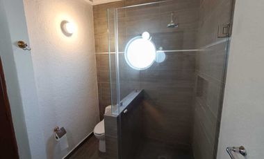 VENDO CASA EN PRIVADA ZONA JARDINES DE LA HDA, 4 REC C/BAÑO DOS EN PLANTA BAJA