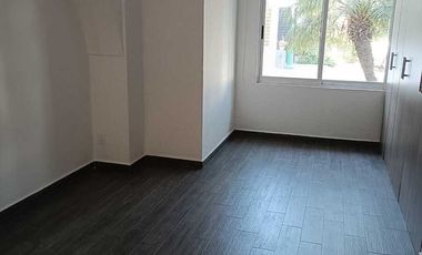 VENDO CASA EN PRIVADA ZONA JARDINES DE LA HDA, 4 REC C/BAÑO DOS EN PLANTA BAJA