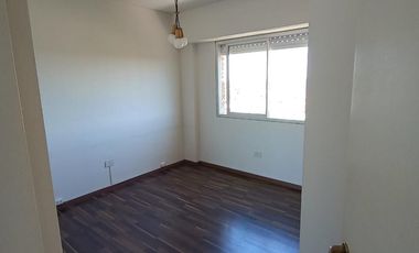 Departamento en venta - 3 Dormitorios 1 Baño - Cochera - 71Mts2 - Merlo