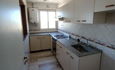 Departamento en venta - 3 Dormitorios 1 Baño - Cochera - 71Mts2 - Merlo