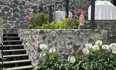 Encantadora Casa en Venta en San Jerónimo a 2 Cuadras de Periférico