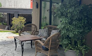 Encantadora Casa en Venta en San Jerónimo a 2 Cuadras de Periférico