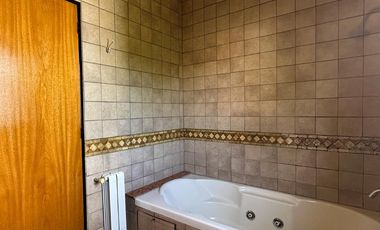 Casa Fondo Golf, muy luminosa y funcional