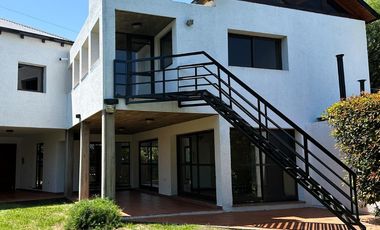 Casa Fondo Golf, muy luminosa y funcional