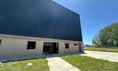 ALQUILER Deposito 2300m2 en Polo Industrial Ezeiza