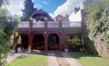 Casa con Pileta en Venta con pileta en Florencio Varela