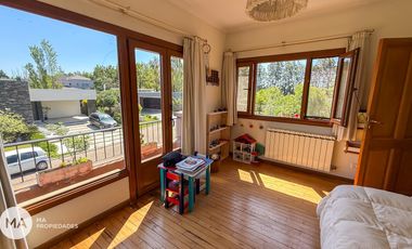 Casa 4 Dormitorios con jardín y pileta - Aguadas - Funes | Venta