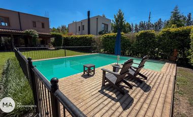 Casa 4 Dormitorios con jardín y pileta - Aguadas - Funes | Venta