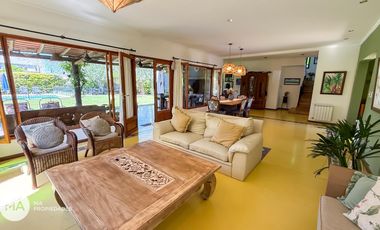 Casa 4 Dormitorios con jardín y pileta - Aguadas - Funes | Venta