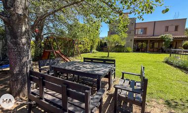 Casa 4 Dormitorios con jardín y pileta - Aguadas - Funes | Venta