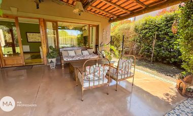 Casa 4 Dormitorios con jardín y pileta - Aguadas - Funes | Venta