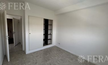 Alquiler de departamento 2 ambientes con balcón en el complejo Pinar de Wilde