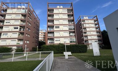 Alquiler de departamento 2 ambientes con balcón en el complejo Pinar de Wilde