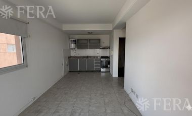Alquiler de departamento 2 ambientes con balcón en el complejo Pinar de Wilde