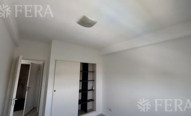 Alquiler de departamento 2 ambientes con balcón en el complejo Pinar de Wilde