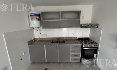 Alquiler de departamento 2 ambientes con balcón en el complejo Pinar de Wilde