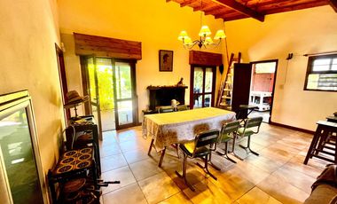 Casa en  La Caleta a 200 metros del mar