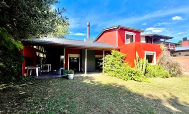 Casa en  La Caleta a 200 metros del mar