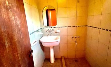 Casa en  La Caleta a 200 metros del mar