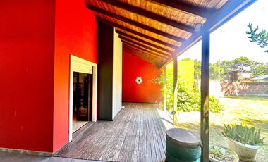 Casa en  La Caleta a 200 metros del mar