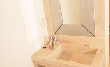 Alquiler casa ,  tipo departamento en condominio  .