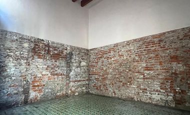 Casona en renta ideal para oficinas, notaria o agencia aduanal.